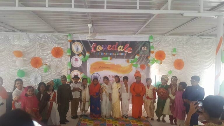 Students committing to responsible citizenship on Independence Day at Lovedale International School, Hyderabad, Banjara Hills, fostering a sense of responsibility and commitment towards the nation.